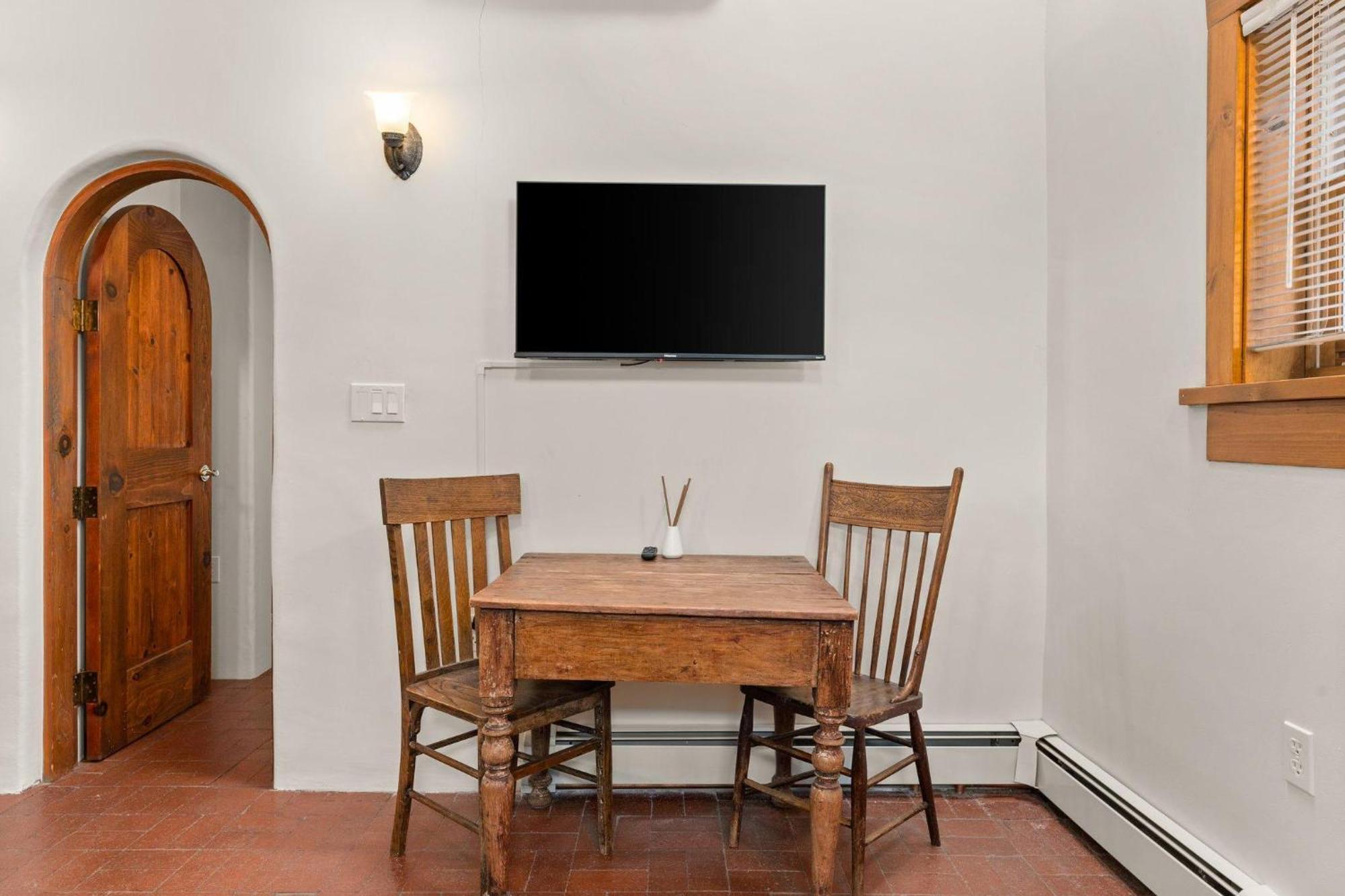 238 Griffin Street Unit B * Santa Fe